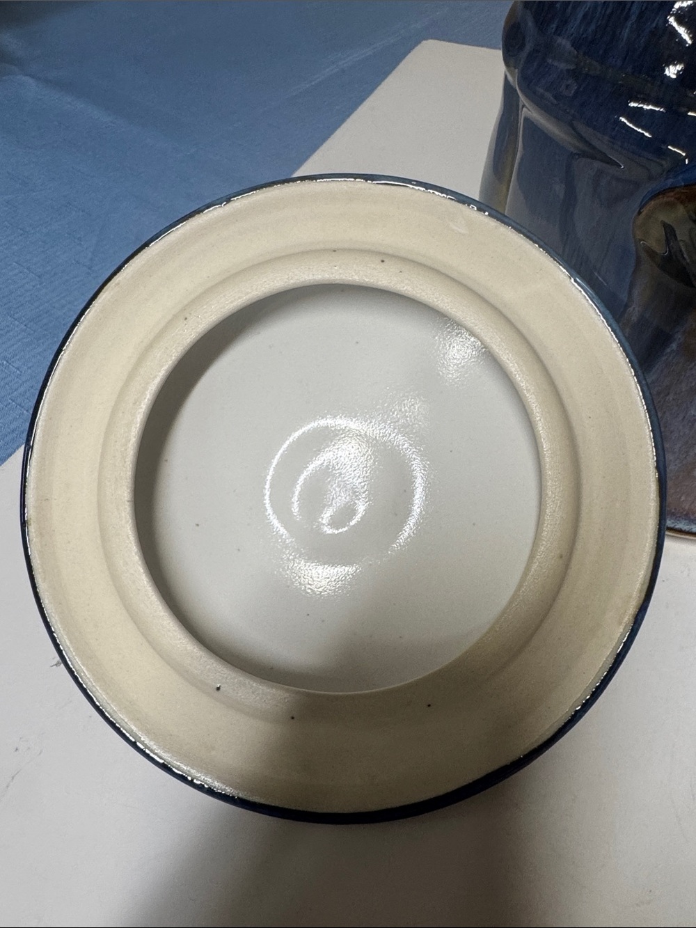 BILL CAMPBELL Pottery 8.5”x6” Lidded Canister Signed Blue - Picture 6 of 10